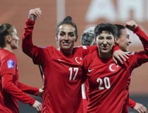 A Milli Kadın Futbol Takımı, Yunanistan'ı 1-0 mağlup ederek ilk puanını aldı