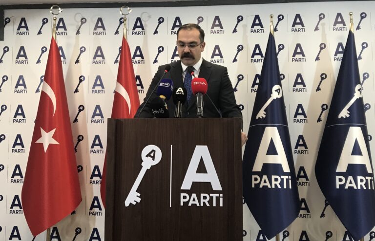 A Partili Işıner Hamşioğlu: Türkiye masada mı olacak menüde mi yer alacak?