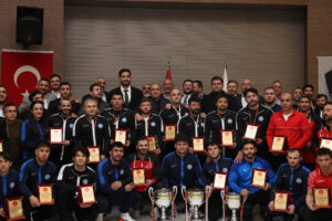 Ankara'da şampiyon güreşçiler ödül töreninde buluştu