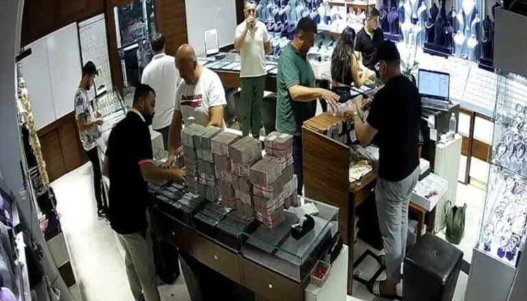 Antalya'da yasa dışı para transferi operasyonu: 17 şüpheli gözaltında