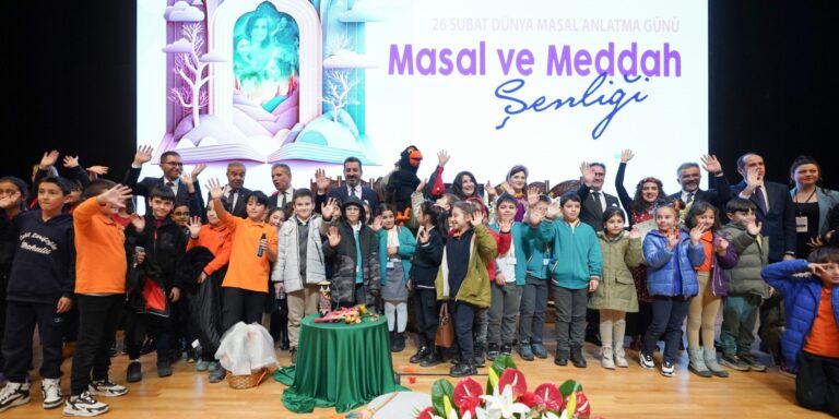 Bana Bir Masal Anlat Baba