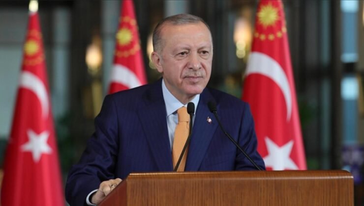 Erdoğan: Kongrelerimizde yumruklar değil, yürekler konuşuyor