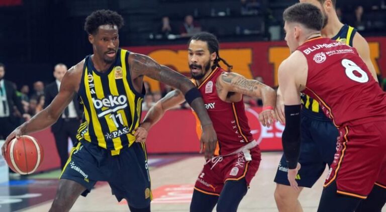 Fenerbahçe Beko-Galatasaray maçı yarıda kaldı!
