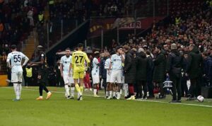 Galatasaray – Adana Demirspor maçı tatil edildi