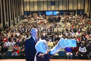 Gençlerimizin enerjisine, heyecanına, onların görüşleri ve katılımlarıyla yön vermek istiyoruz