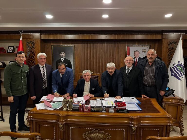 Of Belediyesinde toplu sözleşme imzaları atıldı