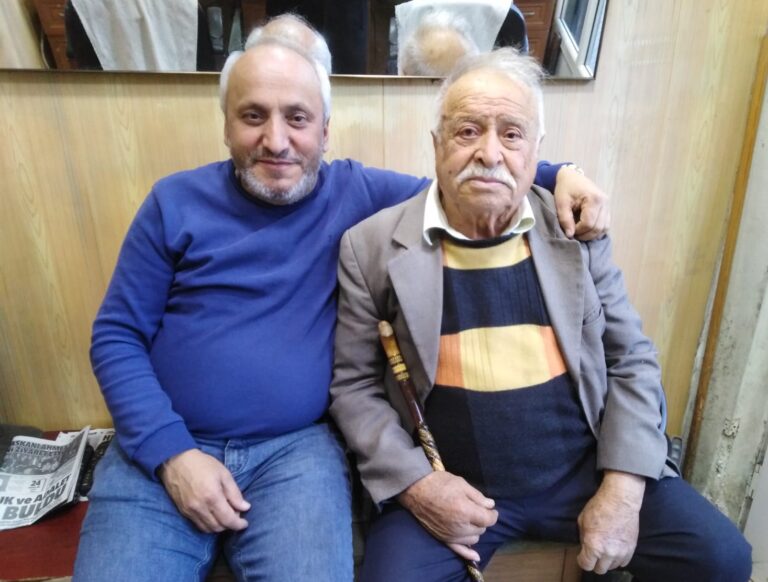 Şalpazarı’nda babadan oğula 66 yıldır berberler