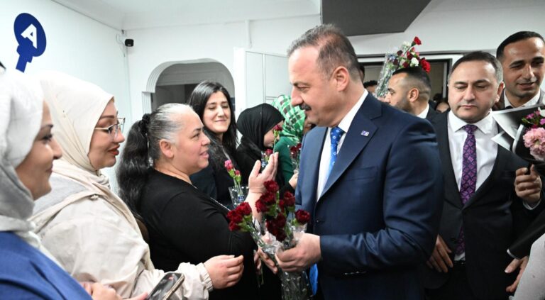 Ağıralioğlu Gebze'den seslendi: Vatanın ayağa kalkması kadınlarımız sayesinde oldu