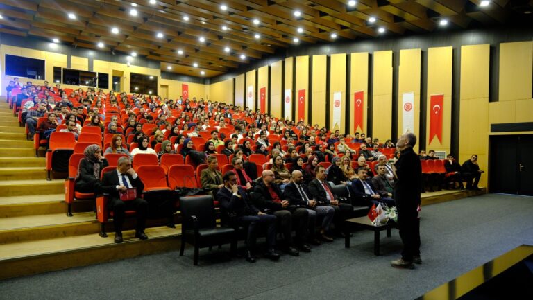 Ahmet Sula “İnsana Yolculuk” Adlı Söyleşisi İle Sivas'taydı