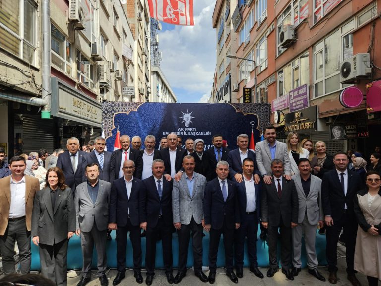 AK Parti Balıkesir Teşkilatı bayramlaşma programında buluştu