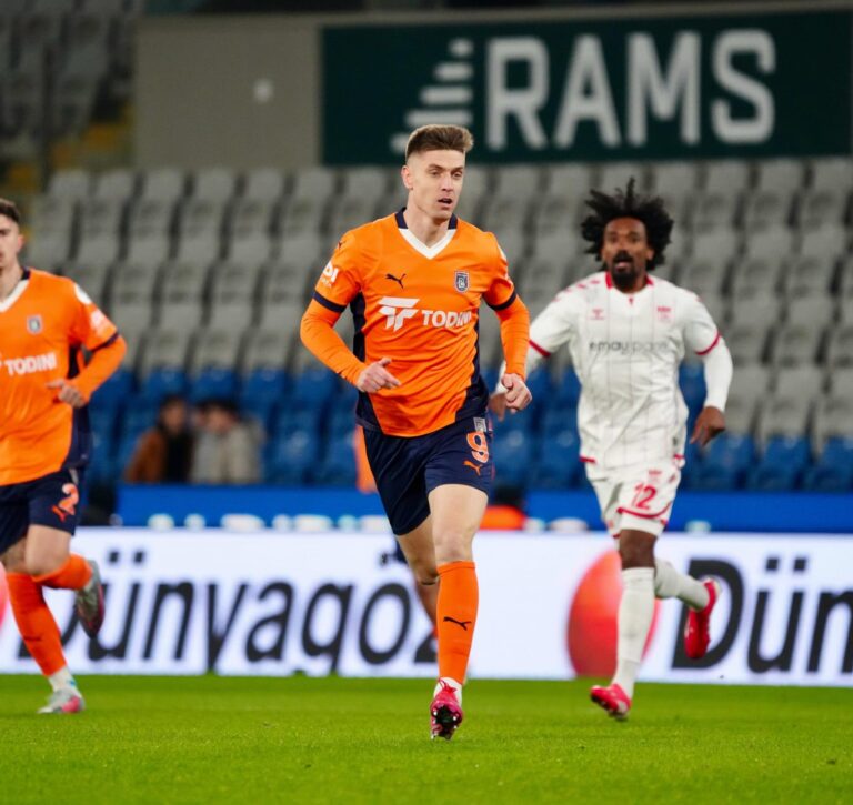 Başakşehir, Sivasspor'u Deniz Türüç'le geçti