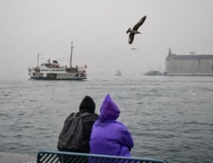 İstanbul’a kış geri dönüyor: Sıcaklık 22 derece birden düşecek!