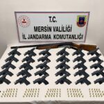 Mersin'de silah operasyonu: Yüzlerce tabanca ve parça ele geçirildi