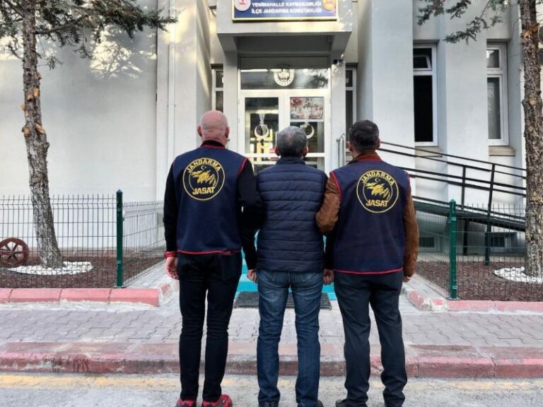 MİT tırlarının durdurulduğu dönemde il emniyet müdürü olan şahıs yakalandı