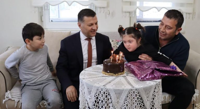 Ramazan'da bakanlıktan 155 bin aileye ziyaret