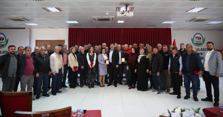 Serik Belediyesi’nde emekli personele vefa yemeği