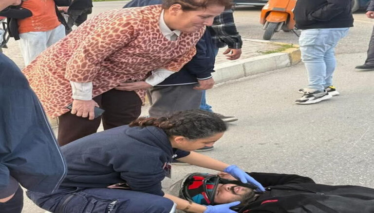 Serik’te trafik kazası: Yaralı sürücüye ilk müdahaleyi başhekim yardımcısı yaptı