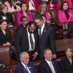 Trump'ın Kongre konuşmasını bölen Demokratlar salondan çıkarıldı!