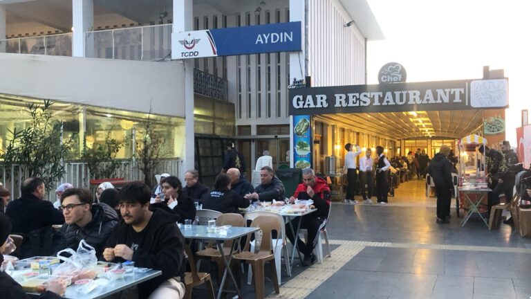 Vakıflar, Aydın’da 1000 Kişiyi İftar Sofrasında Buluşturdu