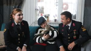 Yozgat'ta Jandarma Ekiplerinden Down Sendromlu Suna'ya Ziyaret