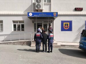 Artvin'de 3 düzensiz göçmen yakalandı