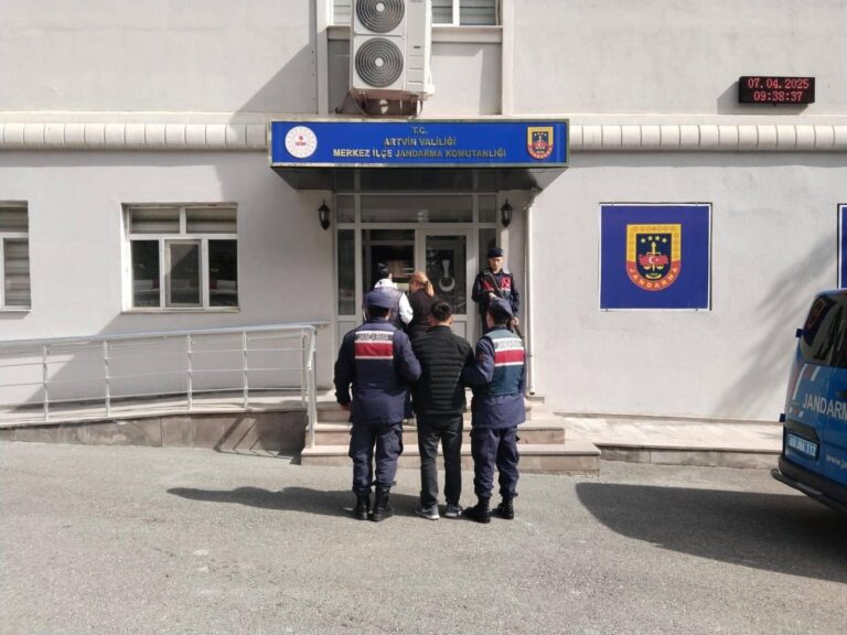 Artvin'de 3 düzensiz göçmen yakalandı