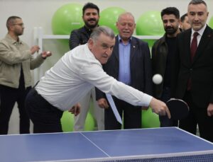Bakan Bak, Zeytinburnu Spor Merkezi'nin açılışına katıldı