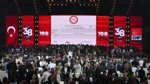 CHP'nin 38. Olağan Kurultayı'nın iptaline ilişkin davada erteleme kararı