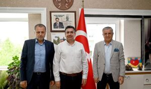 Emekli olan personelden veda ziyareti