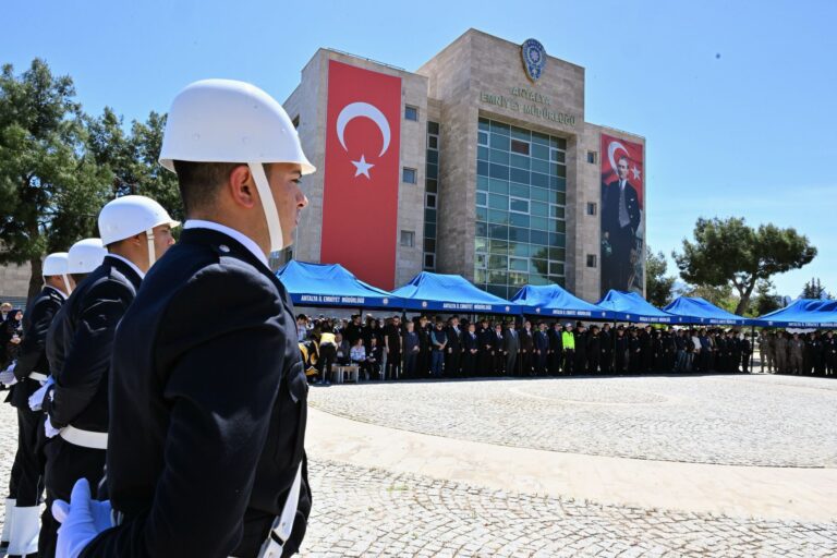 Görev başında rahatsızlanan polis memuru şehit oldu