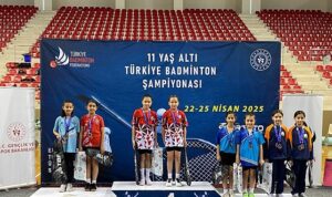 Osmangazi Belediyespor’un genç badmintoncuları göz doldurdu