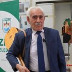 65 yıldır sazı ve kalemi elinde