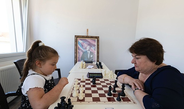 Balçova’da iki kuşak, satranç turnuvasında buluştu
