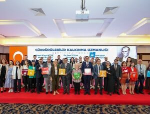 Başkan Zeyrek: “Zirvede ortaya çıkan fikirler, Manisa’nın geleceği için bir eylem rehberine dönüşecek”