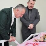 Büyükakın, Anneler Günü’nde şehit ailesi ve huzurevine gitti