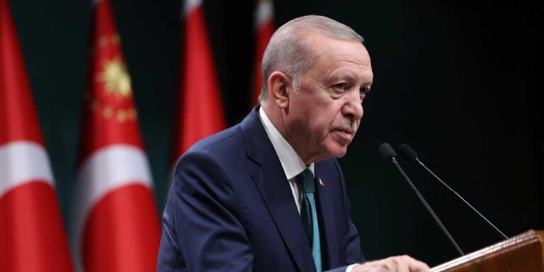 Cumhurbaşkanı Erdoğan ile Macron telefonda görüştü