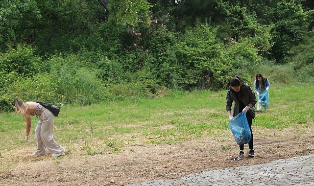Efes Meslek Yüksekokulu Öğrencilerinden Kültürel Miras Alanlarında Temizlik Farkındalığı