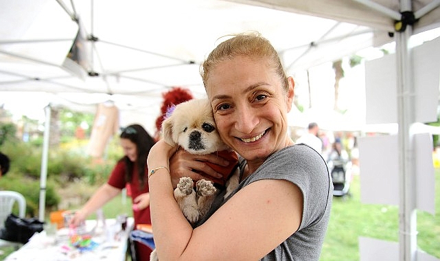 Karşıyaka’da can dostlarla yaza renkli merhaba!