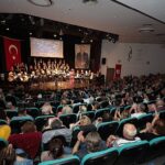 K​onaklılar yaza şarkılarla ‘​Merhaba’ dedi