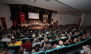 K​onaklılar yaza şarkılarla ‘​Merhaba’ dedi