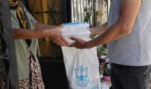 Konak’ta bayram dayanışması: Gönüllerden sofralara