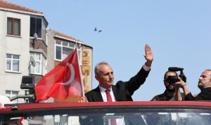 Küçükçekmece’de 19 Mayıs Coşkusu Sokaklara Taştı