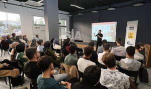 Lise Medeniyet Akademileri, Öğrenciler İçin “Bir Nedenin Varsa Yolun Vardır” Konulu Söyleşi Düzenledi