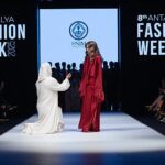 Podyumda sürpriz evlilik teklifi