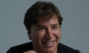 Tamer Gürsoy’dan duygu yüklü bir Sezen Aksu şarkısı: Yıkılsın Meyhaneler