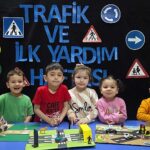 Trafik kurallarını eğlenerek öğrendiler