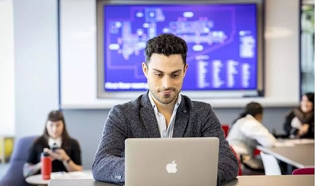 Türkiye’den İngilizce öğretmenlerinin yapay zeka ile öğrenmeyi geliştirmelerine yardımcı olacak ücretsiz materyaller