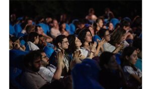 Açık havada sinema keyfi başladı