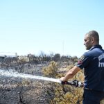 Aydın Büyükşehir Belediyesi ekipleri Didim’deki yangına müdahale ediyor.