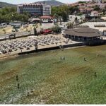 Ayvalık Belediyesi plajlarında göndere “Mavi Bayrak” çekildi…